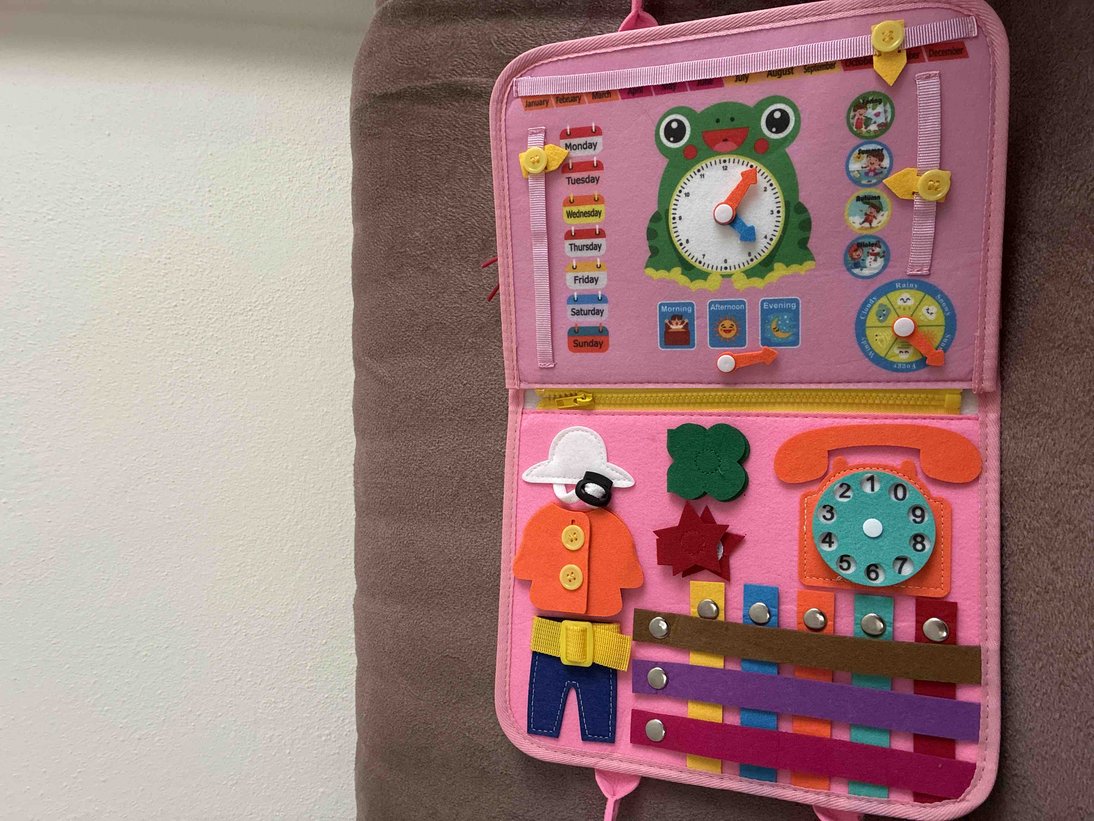 İ**